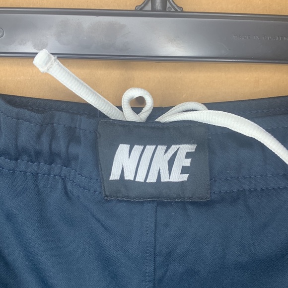 Large Black Nike Boys Athletic Shorts - Picture 4 of 5